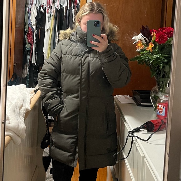 Helly Hansen winter parka - Picture 2 of 7